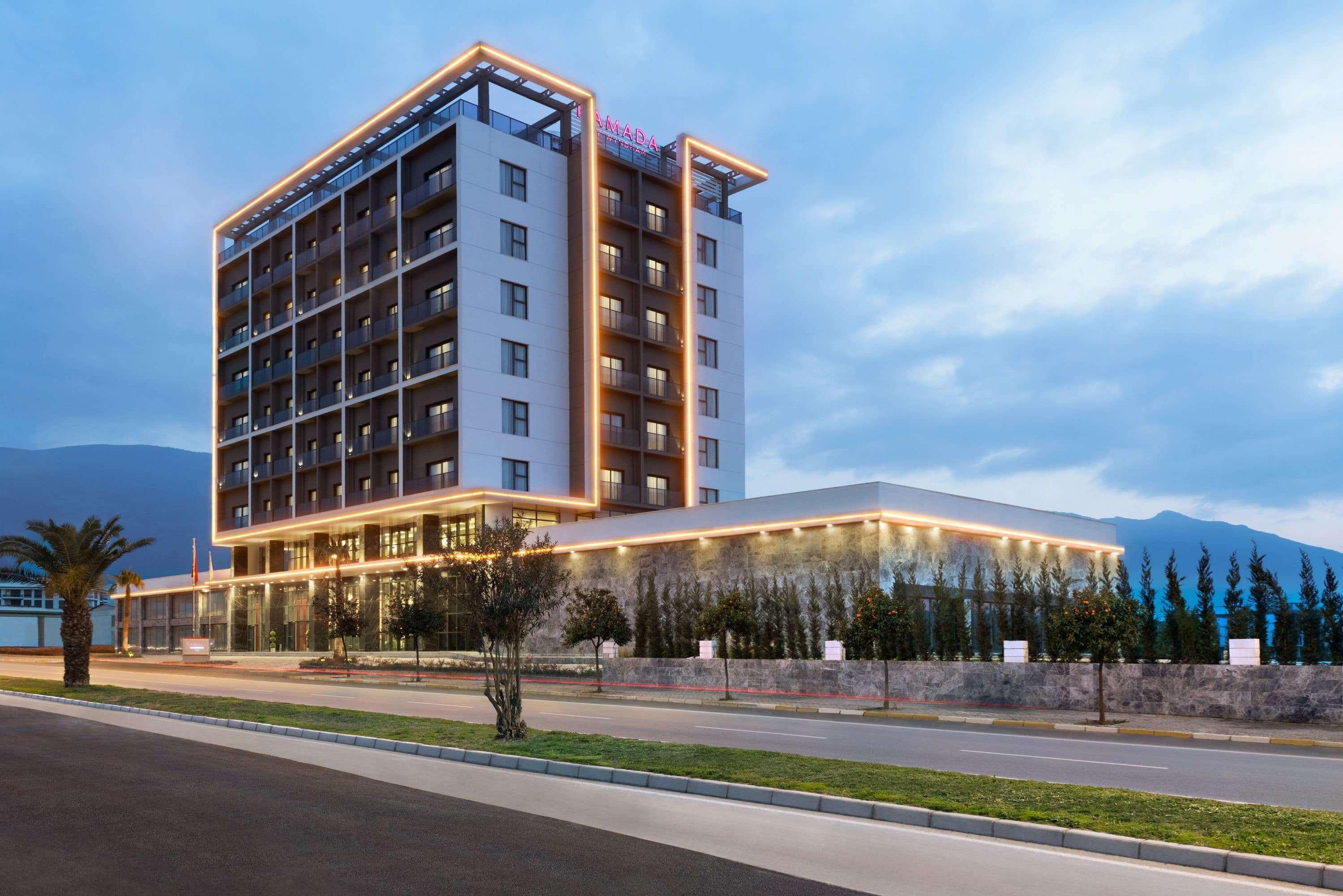 Ramada By Wyndham Tire Hotel Exterior photo