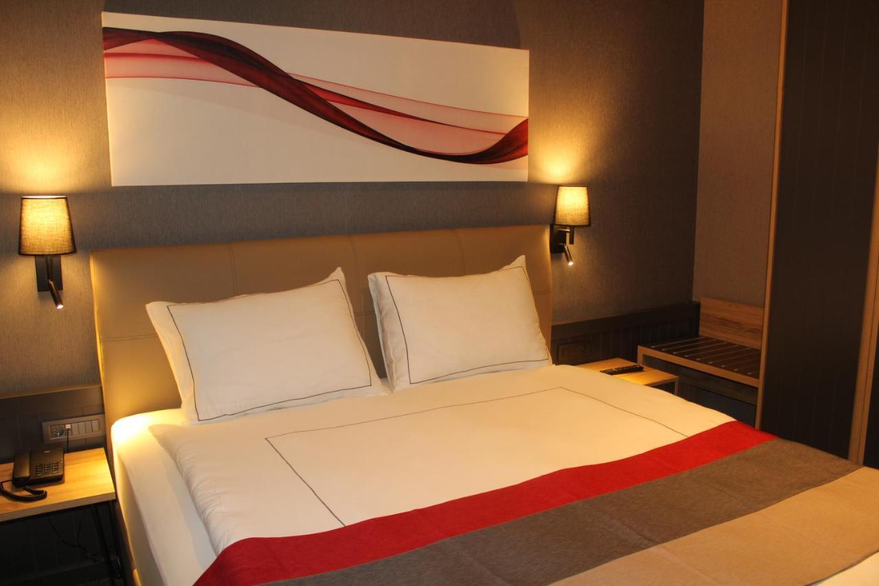 Ramada By Wyndham Tire Hotel Exterior photo
